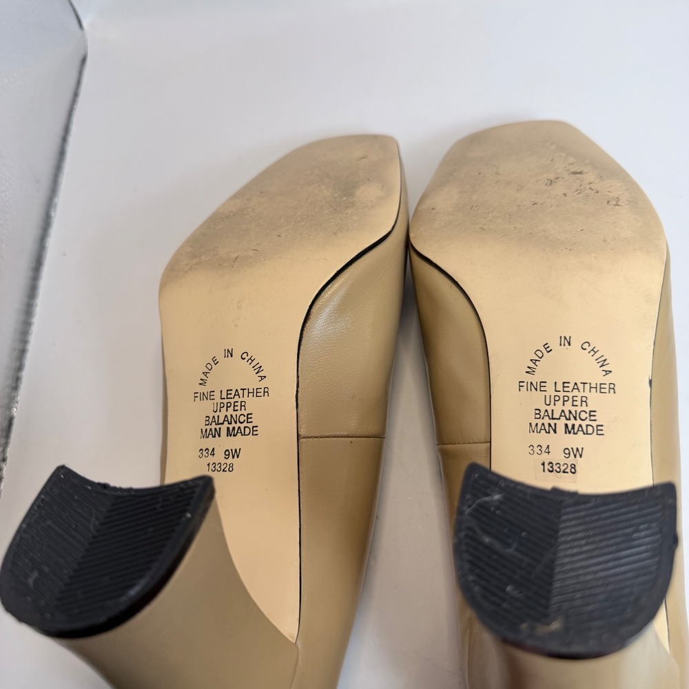Newport News Tan Leather Square Toe Pumps Block Heel Size 9W Beige Professional - Picture 6 of 6